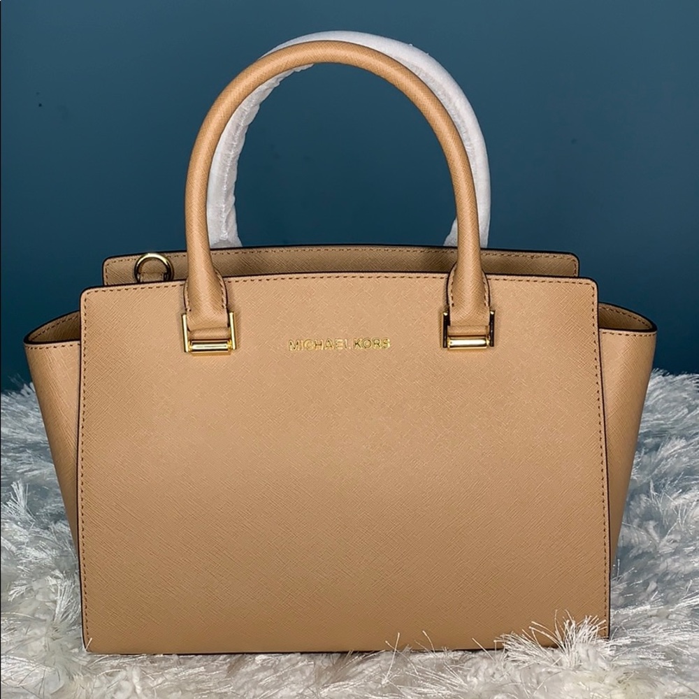 SELMA MICHAEL KORS LEATHER BRAND NEW BAG
